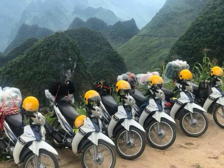 Rocks Ha Giang Hostel & Tour Eksteriør billede